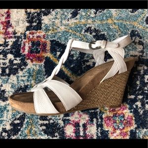 Aerosoles White Espadrille Wedge Sandal -Like New!